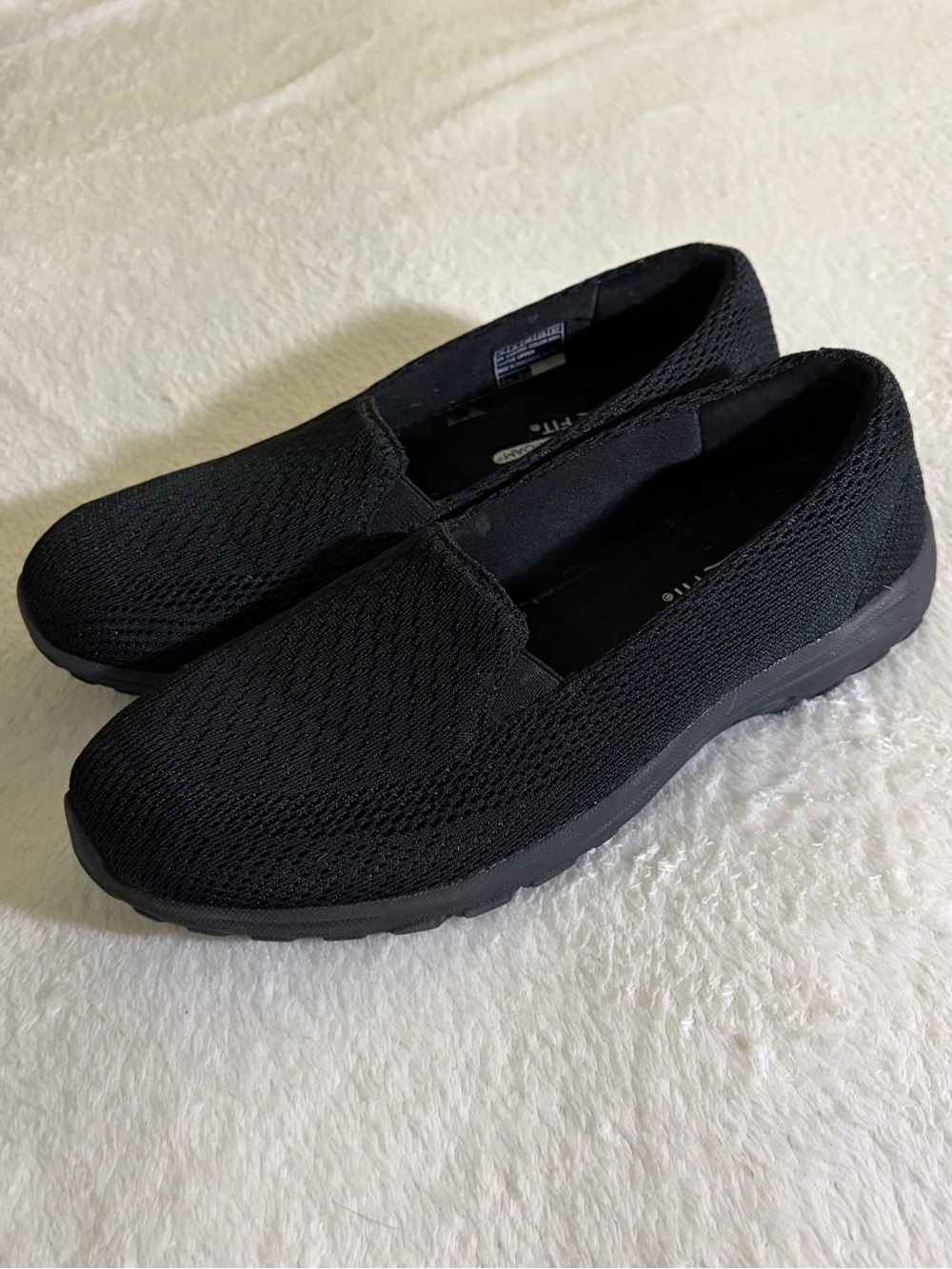 Skechers Women’s Slip-On Casual Walking Shoes - Black Sz 8